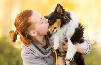 Da li psi mužjaci više vole žene-vlasnice: šta kažu stručnjaci i zašto se čini da je tako